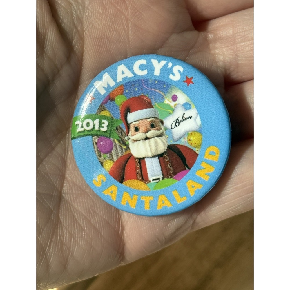 2013 Macy's Santaland Button Pin ‎ - Believe- Christmas Holiday - Picture 4 of 4